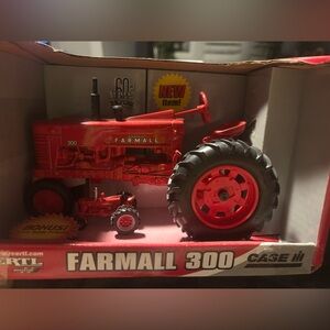 ERTL Mccormick Farmall 300 Case 1:16 Tractor Bonus 1:64 Tractor 60th Anniversary